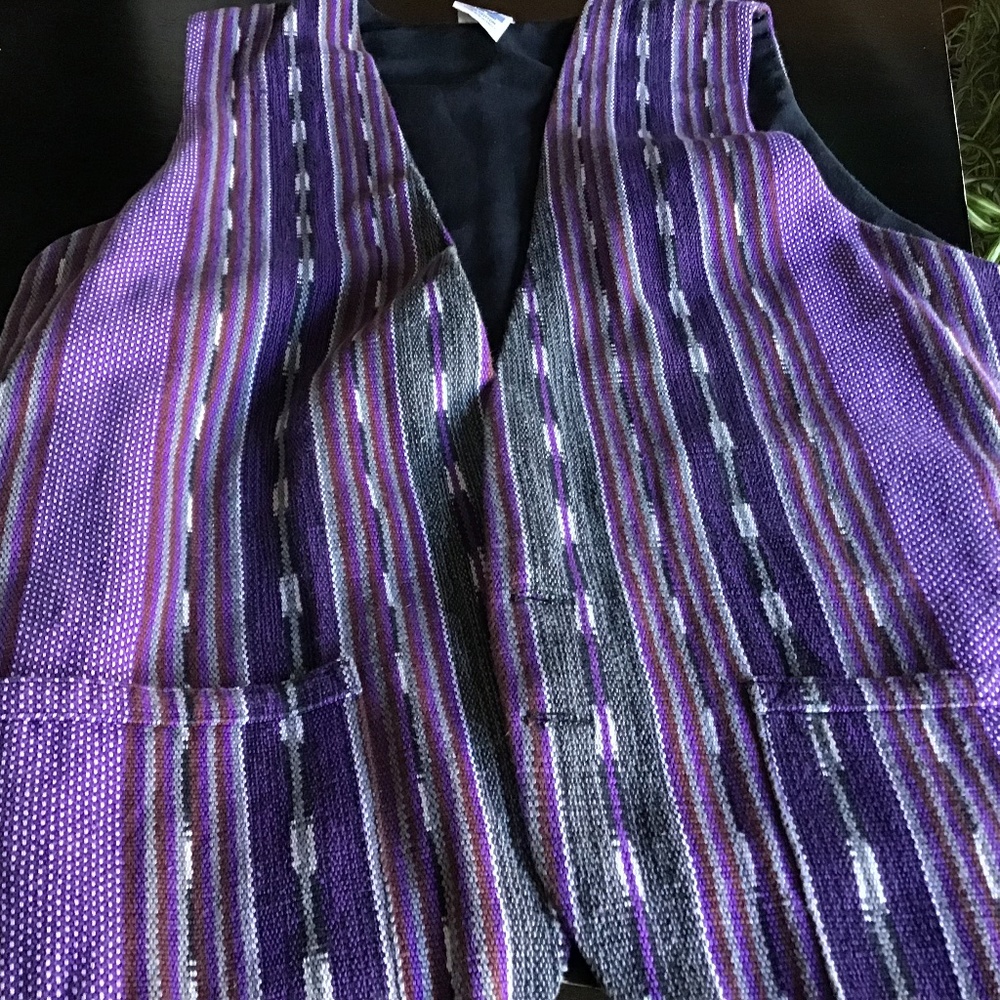 Los Artesanos fun and funky Vest.. purple medium